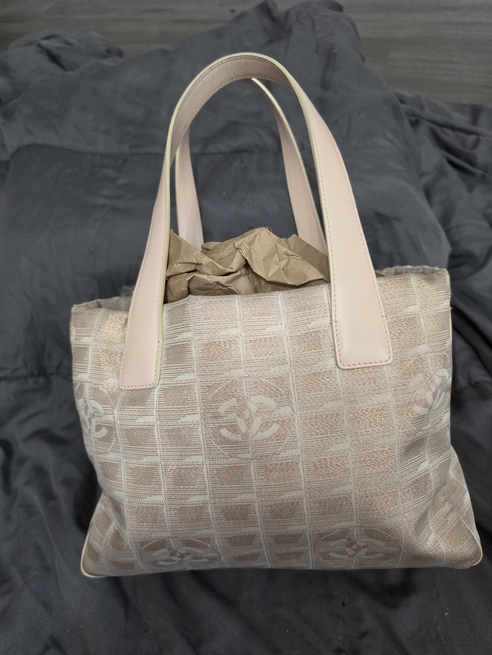 CHANEL Beige Shoulder Tote with Pale Pink Straps - Picture 3 of 7